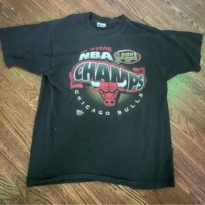 Chicago bulls NBA CHAMPS shirt VINTAGE